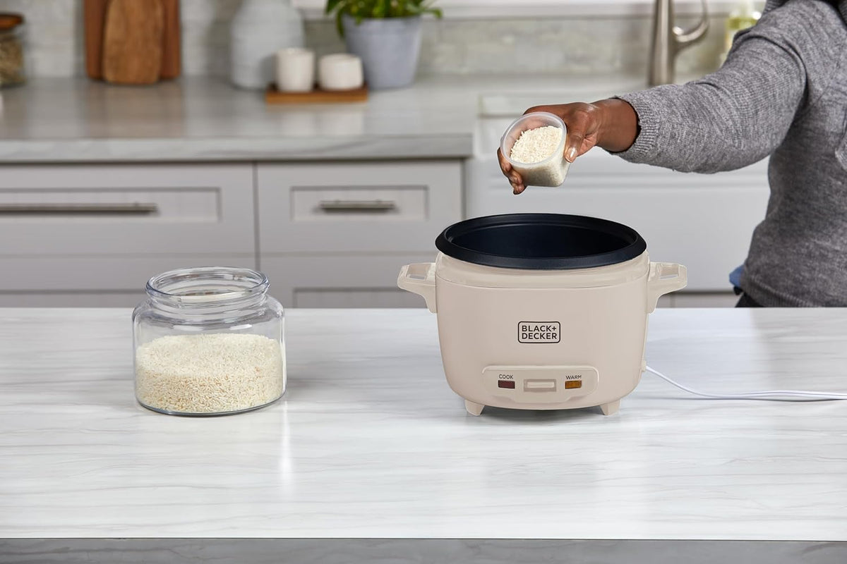 BLACK+DECKER 3-Cup Rice Cooker with Ceramic Nonstick Pot