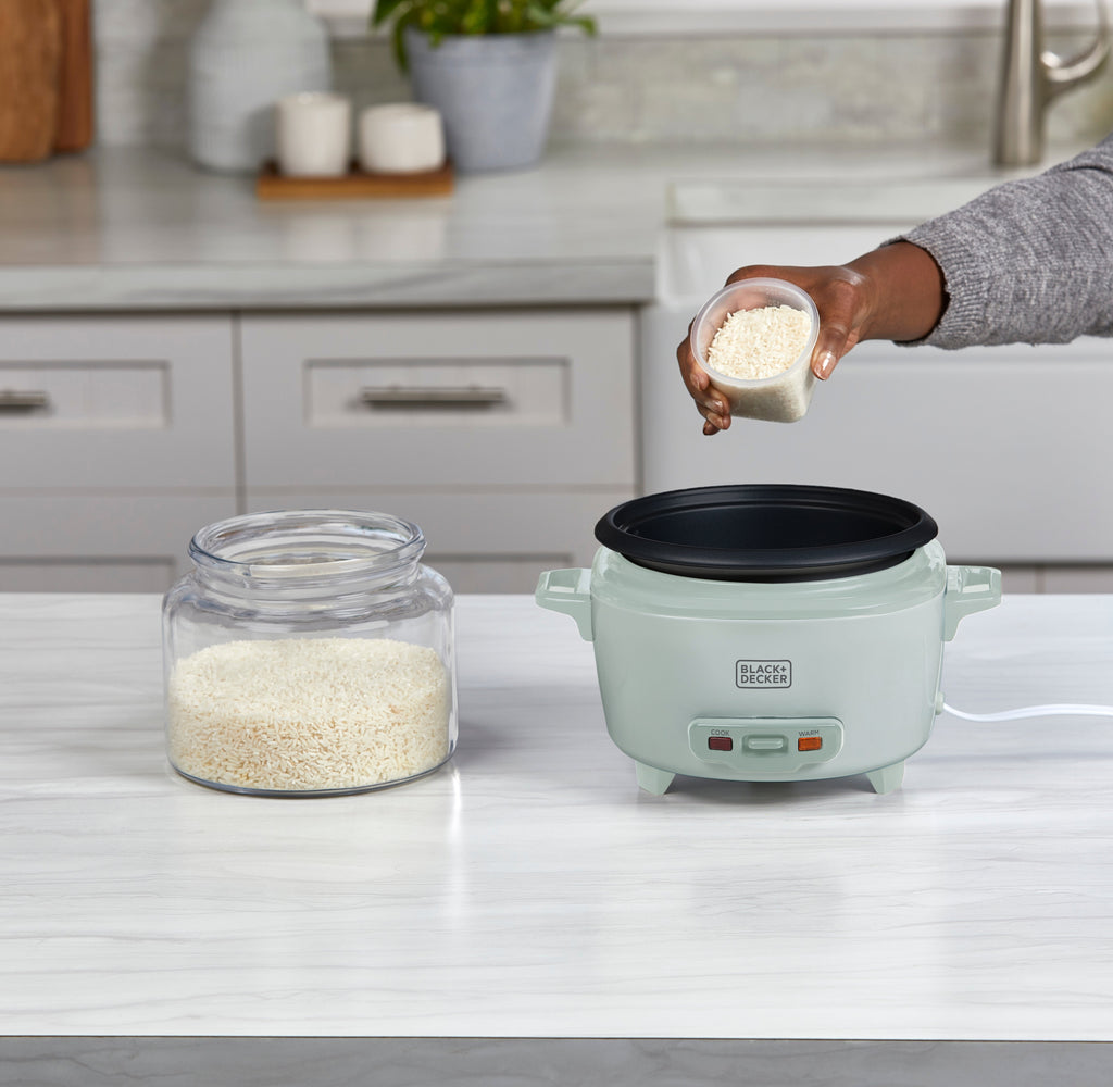 BLACK+DECKER 6-Cup Rice Cooker with Steaming Basket, Surf Spray